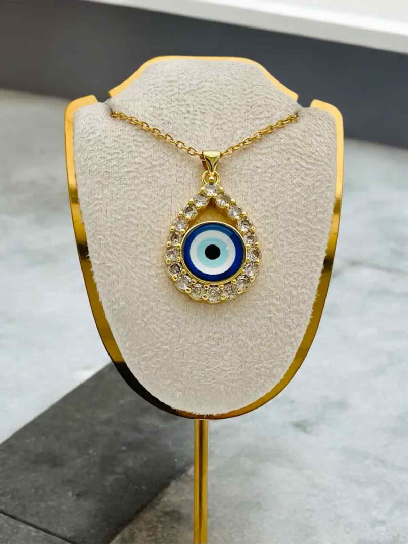 Collier eyes blue