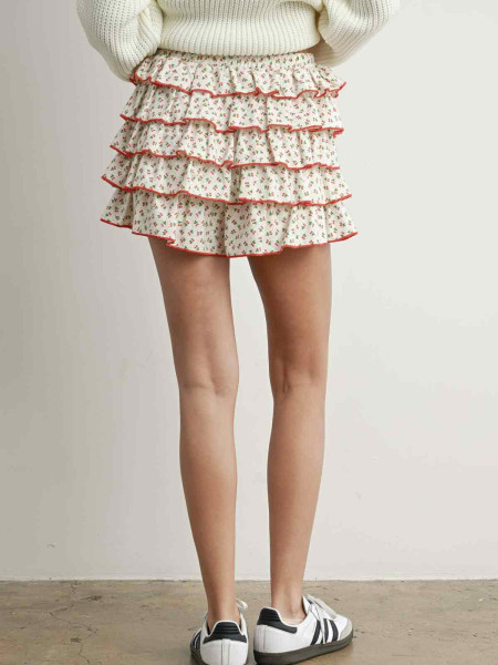 Short cerise