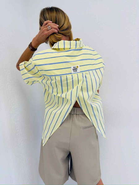 Chemise jaune ouverte