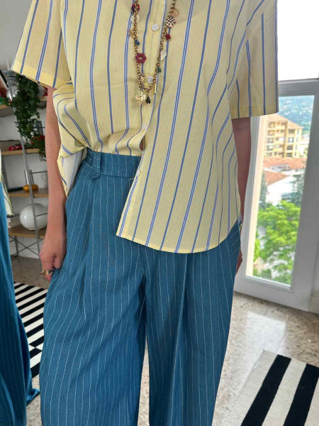 Chemise jaune ouverte
