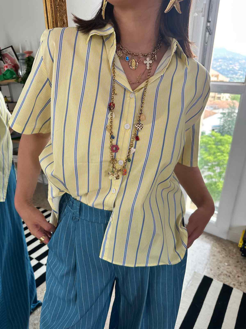 Chemise jaune ouverte