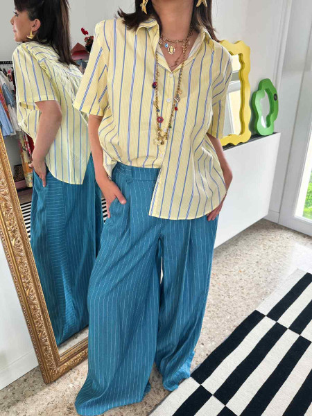 Chemise jaune ouverte