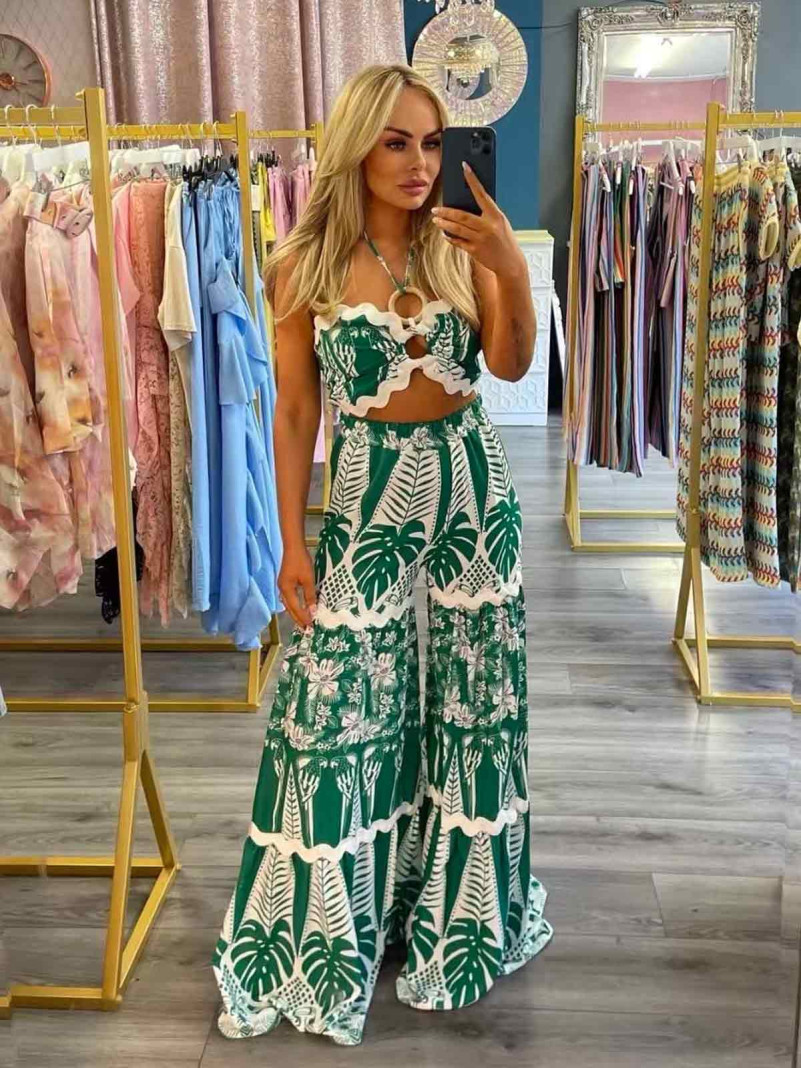 Pantalon Eben avec son haut...