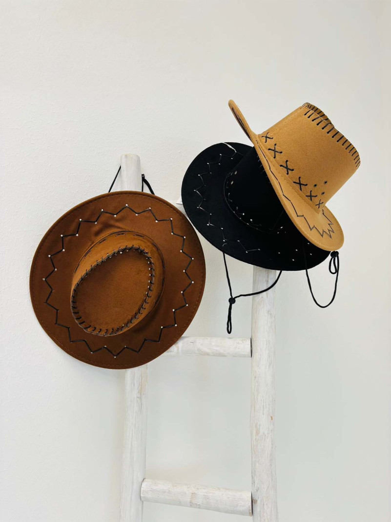 Chapeau marron ou noir