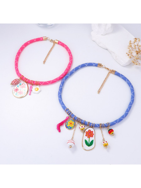 Collier rose/bleu