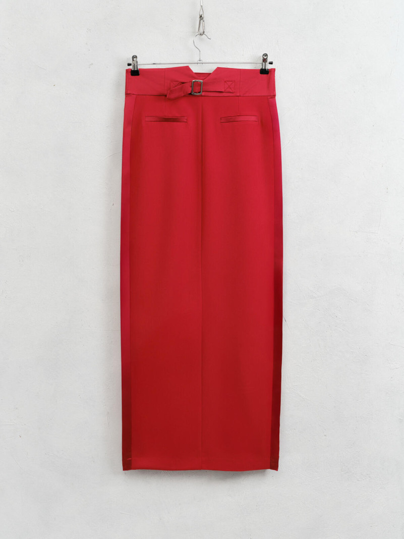 Jupe rouge ou marron