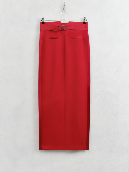 Jupe rouge ou marron