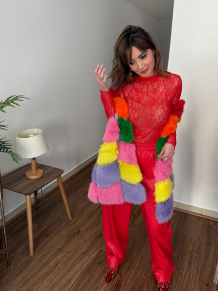 Top dentelle en rouge ou en jaune