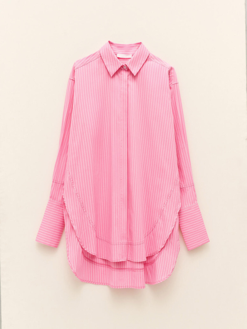 Oversized pink shirt