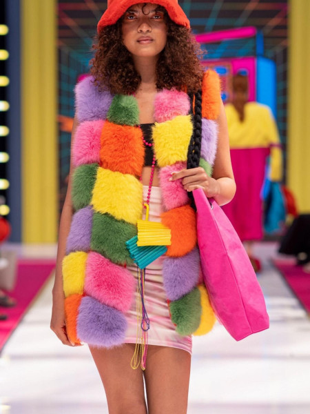 Fourrure rainbow cube