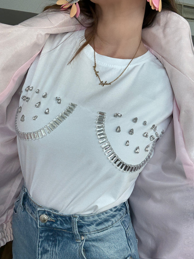 T-shirt boobs diam's