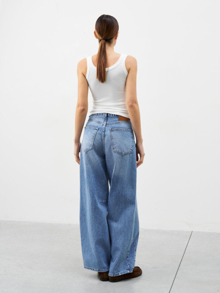 Débardeur bleu ou blanc