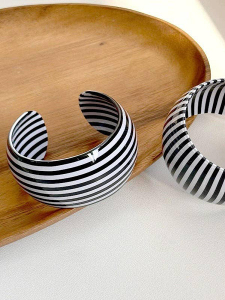 Bracelet Manchette Lignes Horizontales