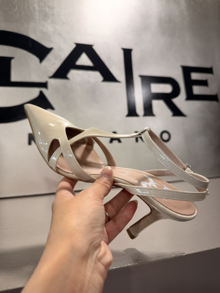 Mules à Talon en Lin Beige et Bride Dorée