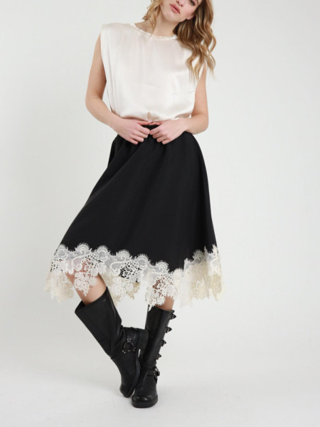 Jupe en Dentelle Évasée