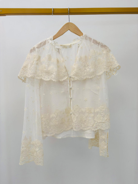 Top Beige avec Décolleté Dentelle