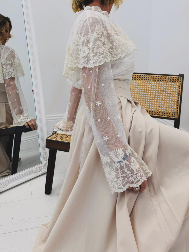 Blouse-cape dentelle