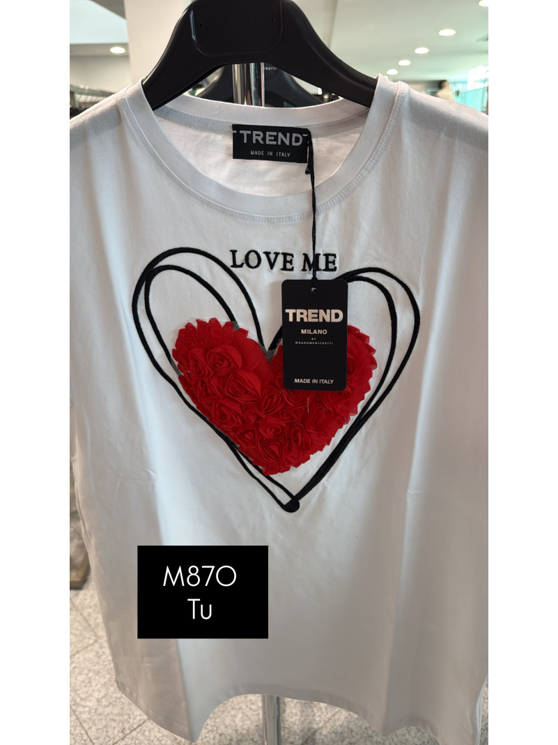 T-shirt Message "Love Me"