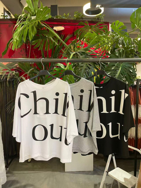 T-shirt Graphique "Chill"