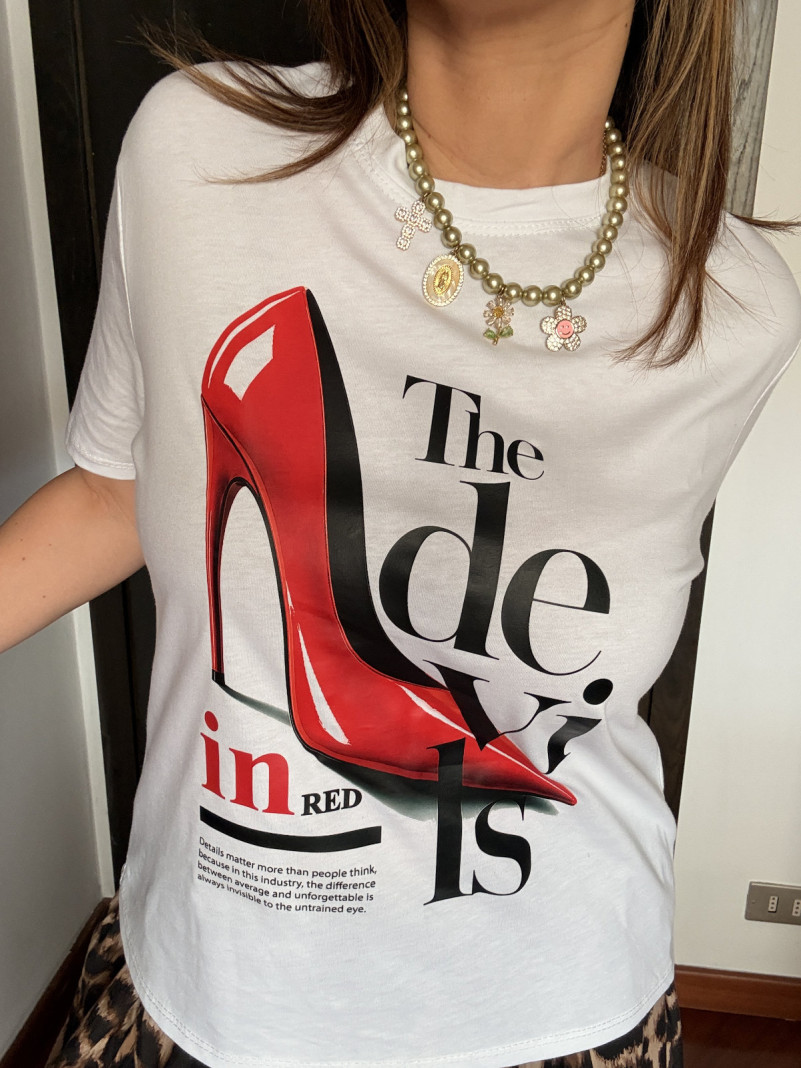 T-shirt "Devil Red" Graphic