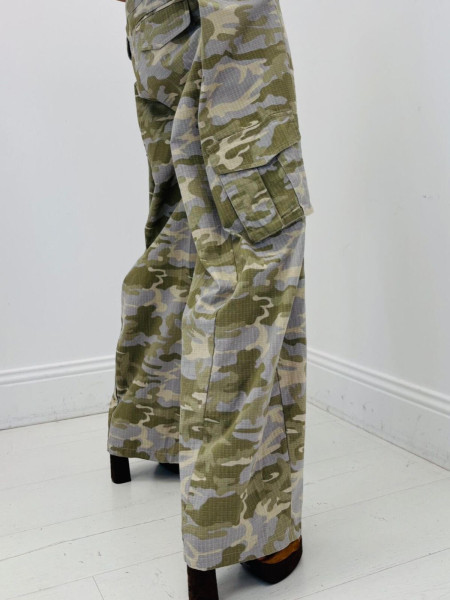 Pantalon Cargo Camouflage Grand Volume