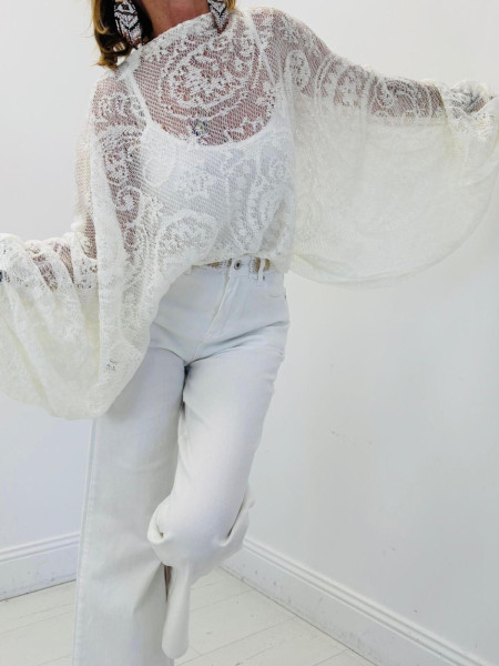 Top Blanc à Décolleté Dentelle et Nœud