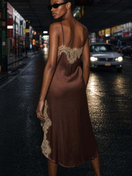 Robe en Dentelle Romantique