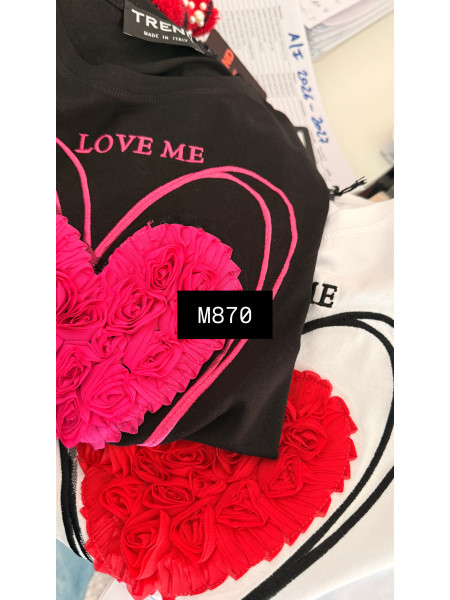 T-shirt noir LOVE ME avec cœur en roses 3D