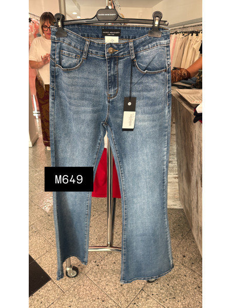 Jean bleu classique coupe flare / bootcut