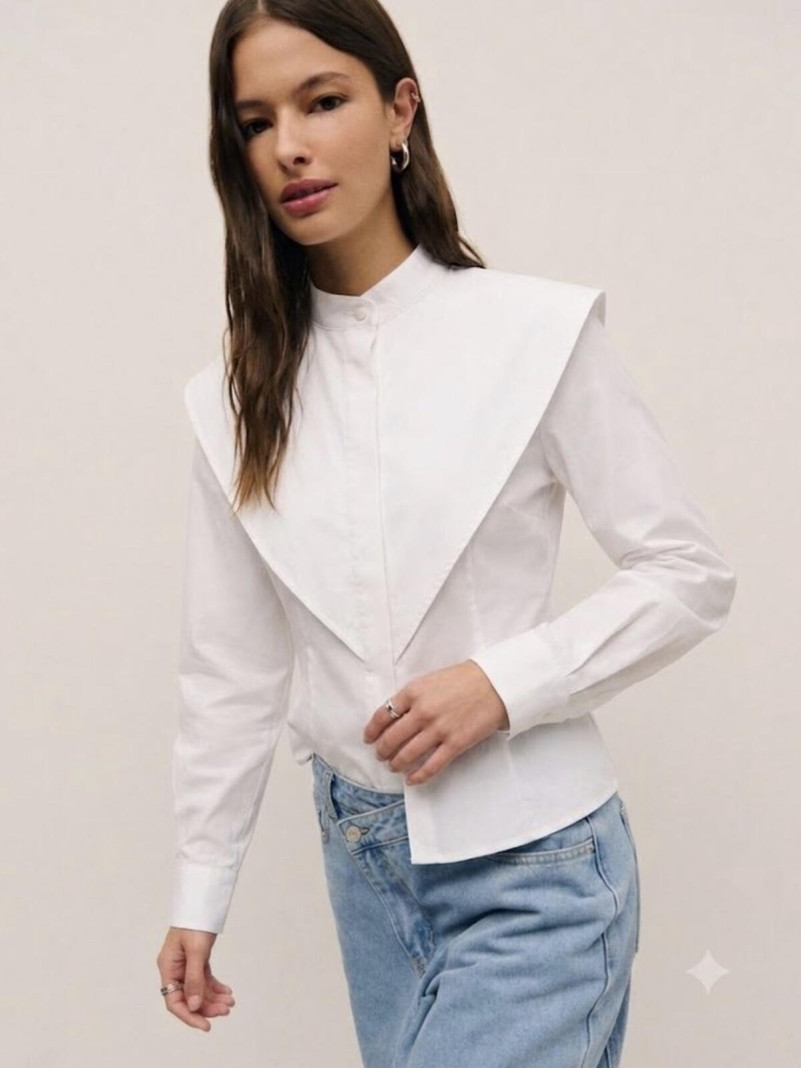 Blouse col grand rabat