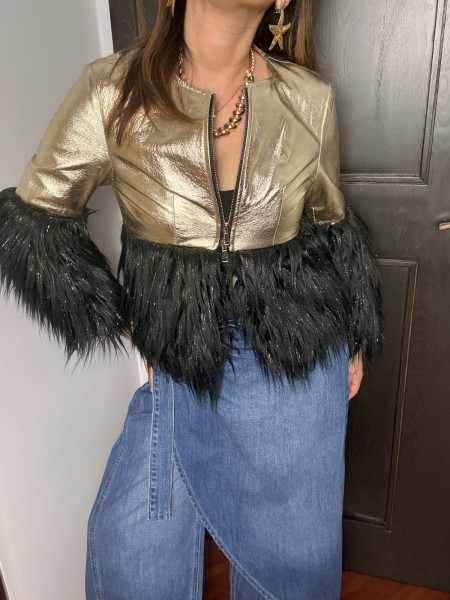 Veste de soirée dorée métallisée et fausse fourrure noire