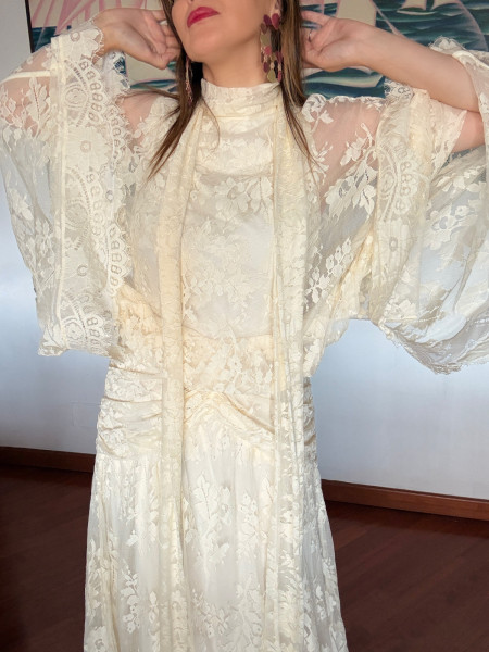 Robe longue en dentelle ivoire style bohème chic