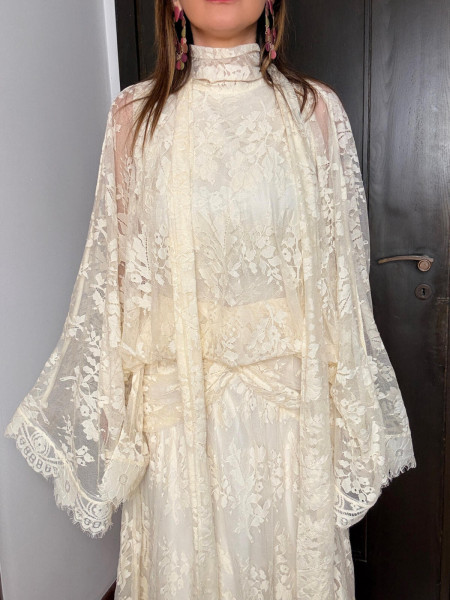 Robe longue en dentelle ivoire style bohème chic