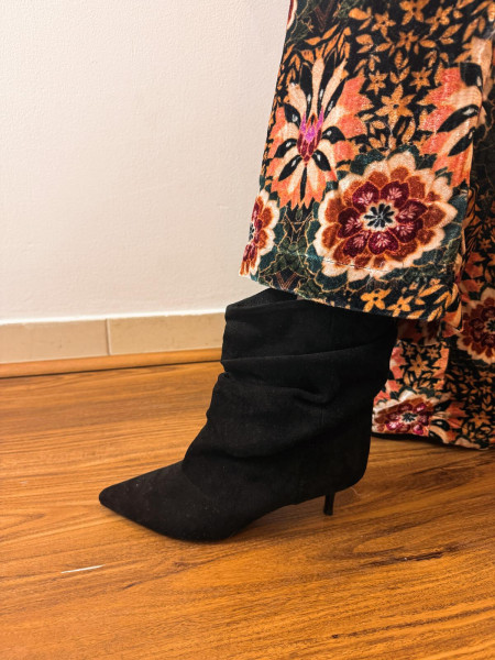 Bottines Plissées en Suédine Noire